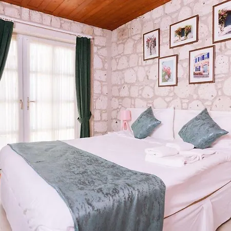 Begonvil By Aliki Otel 2*