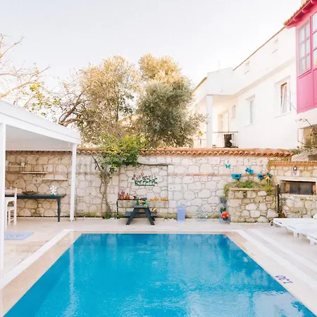 Begonvil By Aliki Alaçatı