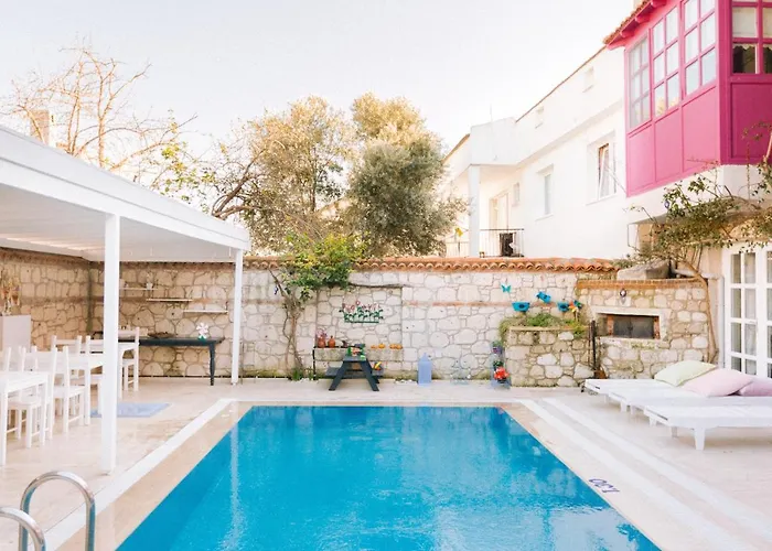 Begonvil By Aliki Alaçatı